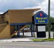 Exterior 2 Royal Inn