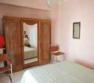 Kamar Tidur 7 Dione House