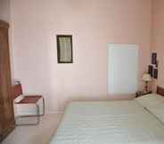 Kamar Tidur 6 Dione House