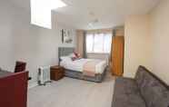 Phòng ngủ 4 Newly Refurbished Studio, 20 Mins to London Bridge