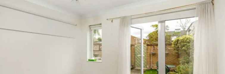 Bedroom Charming 2 Bedroom Home in South London With Garden
