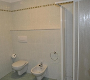 In-room Bathroom 5 Frontline Beach 22 - M2 - Near To The Sea