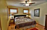 Bedroom 6 Lazy Dog Lodge on Minong Flowage