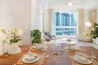 Bedroom Maison Privee - Modern and Airy 2BR in Palm Jumeirah