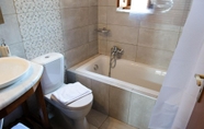 Toilet Kamar 6 Alisahni Beachfront Villas Rhodes Beachfront Sea View Villa