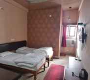 Phòng ngủ 2 Hotel Shivani Palace