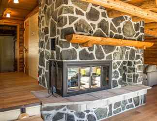 Lobby 2 Beautiful Log Cabin on Saganaga Lake