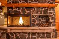 Lobby Beautiful Log Cabin on Saganaga Lake