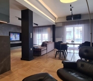 Ruang Umum 5 Luxury Kolonaki 3 BR City Apartment