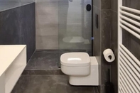 In-room Bathroom Luxury Kolonaki 3 BR City Apartment