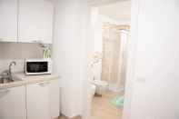 Toilet Kamar Meteor Flat Studio With Open Space