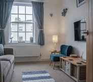 Common Space 7 Ramsey Apartment - 2 Bedroom - Tenby