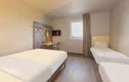 Bedroom 7 Ibis Budget Mont De Marsan