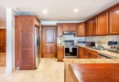 Others 7 Classy Aquamarina Beachfront w Jacuzzi 6AB