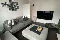 พื้นที่สาธารณะ Lovely 2 Bedroom Apartment Close to Putney Riverside