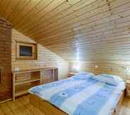Bedroom 5 Chalet Snowflake IV 20m From Ski Trail