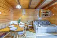 Bedroom Chalet Snowflake IV 20m From Ski Trail