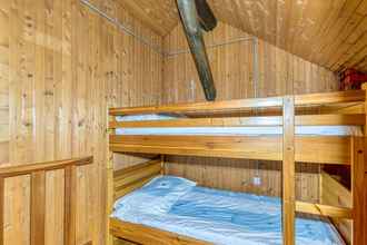 Bedroom 4 Chalet Snowflake IIb 20m From Ski Trail