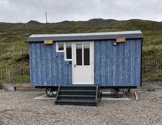 Exterior 2 Fishermans Hut