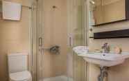 Phòng tắm bên trong 3 Eucalyptus Apartments Perla