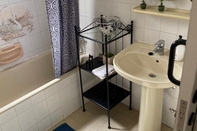 In-room Bathroom Comfort Apartment