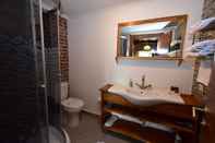 In-room Bathroom Lalekar Konuk Evi