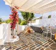 Common Space 5 Blue Mare Villas Paros Votsalo Suite