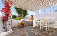 ร้านอาหาร 7 Blue Mare Villas Paros Votsalo Suite