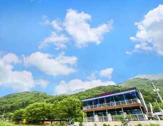 ภายนอกอาคาร 2 Yangsan Doyeon Valley Pension