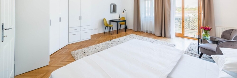 ห้องนอน Deluxe Studio With Balcony Kingsize Bed and Free Parking in Krems Downtown