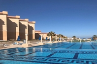 สระว่ายน้ำ VIP Hurghada Amazing New 2-bed Apartment!