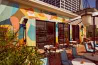 Bar, Kafe, dan Lounge Hotel PER LA, an Autograph Collection by Marriott