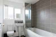 Toilet Kamar Levon House, Coventry - 2 Bedroom Apartment