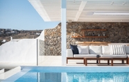 Kolam Renang 2 Villa Santa Esmeralda Mykonos