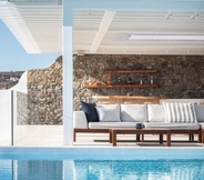 Kolam Renang 2 Villa Santa Esmeralda Mykonos