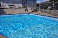 Swimming Pool Courtesy Court Motel