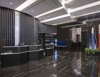 Lobi 2 Courtyard by Marriott New York Manhattan / Central Park