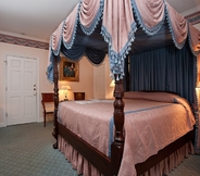 Bedroom 4 Monmouth Historic Inns and Gardens