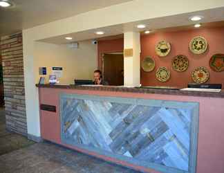 Lobby 2 Best Western Red Hills