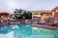 Swimming Pool Best Western Red Hills