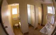 ห้องน้ำภายในห้อง 7 Paradiso Backpacker Hostel