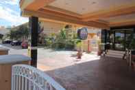 Bangunan Starlight Inn Canoga Park