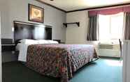 Bedroom 2 Starlight Inn Canoga Park