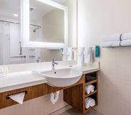 In-room Bathroom 6 Springhill Suites Dallas Plano/Frisco