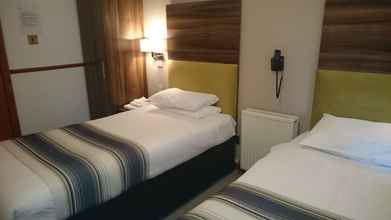 Bedroom 4 Livingston Lodge Hotel