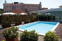 Swimming Pool Hotel Concorde