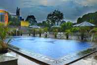 Swimming Pool Grha Ciumbuleuit Guest House