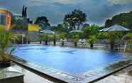 Swimming Pool 2 Grha Ciumbuleuit Guest House