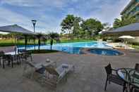 สระว่ายน้ำ Quality Hotel & Suites Brasilia
