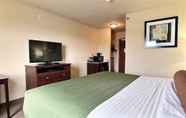 Bedroom 4 Cobblestone Hotel & Suites - Crookston